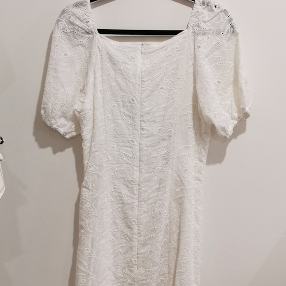 🌸 White Eyelet Dress 🌸 - Picture 4 of 7